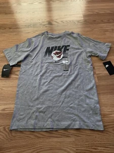 New XL Gray Nike Boys Graphic Tshirt CI9623-063 - Picture 1 of 2