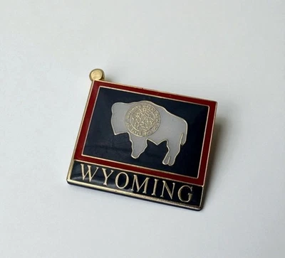 Wyoming State Flag Lapel Pin Gold Tone Enamel American Bison Travel Souvenir - Image 1 of 4