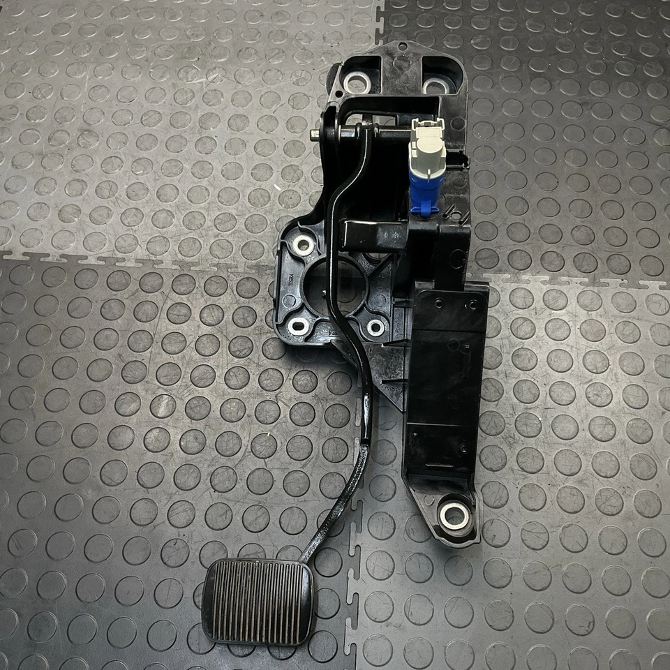 Conjunto de pedal de freio Ford Flex 2013-2018 com suporte de montagem fabricante de equipamento original - Imagem 1 de 4