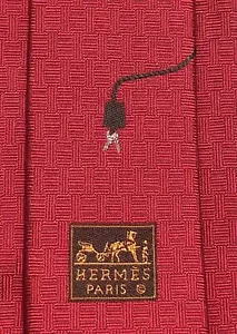 HERMES 339343 T Red "Lock" Pattern silk Tie New Without Tags - Picture 1 of 6