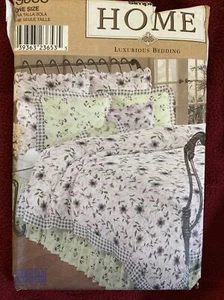 Simplicity Home 9088 Duvet Cover, Dust Ruffle, Pillow Shams & Cover Pattern  - Picture 1 of 3