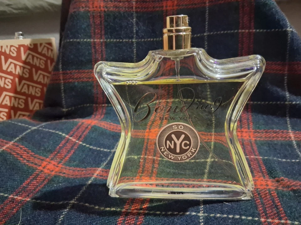 Bond No. 9 So New York de Bond No. 9 Eau de Parfum Spray 3,3 OZ Foto 1 de 2