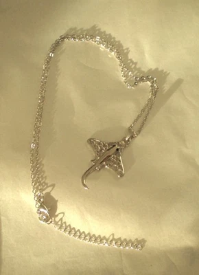 Nuevo colgante de raya de lujo de plata con eslabón ovalado de 16,5 pulgadas + 2 pulgadas de extensión Collar Foto 1 de 4