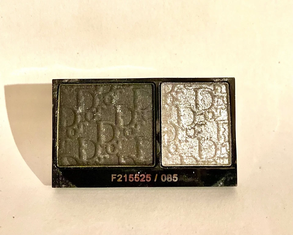 Dior 2 Couleurs Matte & Shiny Duo Eyeshadow 085, Dior ombretto duoNero e Argento - Immagine 1 di 2