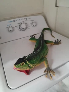 Lagarto iguana grande de plástico vintage 1999 26", excelentes colores - Imagen 1 de 9