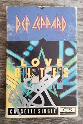 Rick Savage Signed Def Leppard - Love Bites Collide Cassette Single RAD - Imagem 1 de 2
