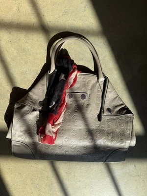 Alexander McQueen Taupe Grey Skull Embossed De Manta Leather Large Tote Handbag - Image 1 of 4