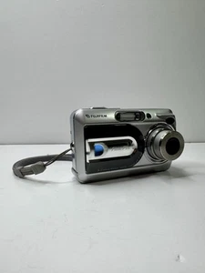 Cámara digital Fujifilm FinePix serie A A330 3,2 MP plateada - Imagen 1 de 18