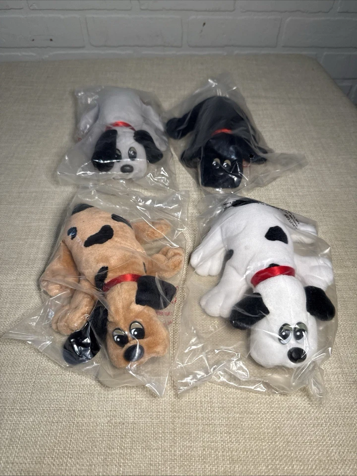 Mini juego de 4 cachorros Tonka Pound 1986 vintage negro tostado blanco gris felpa sellada Foto 1 de 4
