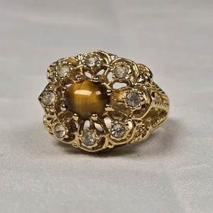 Vintage Gold-plated Ring Tiger's Eye Center Stone and Clear Accent Stones Sz 7.5 - Picture 1 of 12