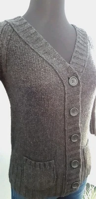 Suéter mediano Mossimo para mujer manga 3/4 gris oscuro cárdigan cuello en V camisa con botones Foto 1 de 4