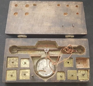 Deutschland Münzwaage in Holzbox gebraucht, defekt  132264 - Bild 1 von 5