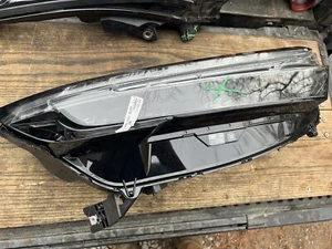 OEM 2023-2024 Honda CR-V Right Passenger Side LED Headlight A191 DAMAGED - Picture 1 of 4