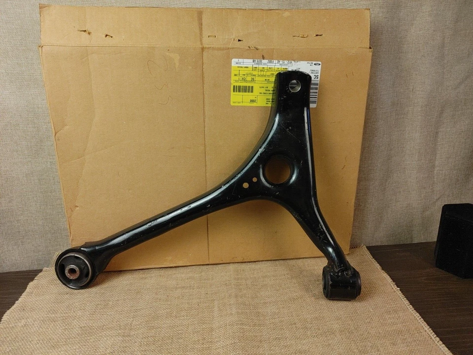 Brazo de control de suspensión delantero derecho inferior Motorcraft MCSOE-57 98-03 Ford Taurus Foto 1 de 4