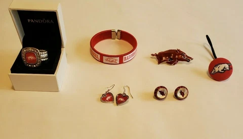 JEWELRY Lot Arkansas Razorbacks 6 PIECE Necklace, ring, earrings, hair tie lot Cover