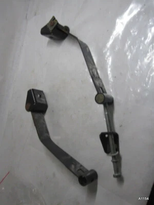 Par de correas parciales de montaje del tanque de combustible Jaguar XJS 1984-89 falta un perno Foto 1 de 4