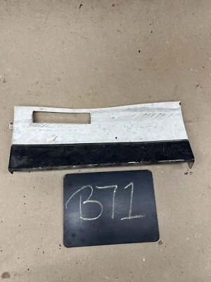 1981 1987 Monte Carlo SS Supersport LOWER ROCKER MARKER LIGHT TRIM Ground Effect - Image 1 of 4