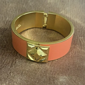 Vince Camuto Coral Pyramid Enamel Hinged Bracelet  3/4" Thick Chunky Fancy Cuff - Picture 1 of 7