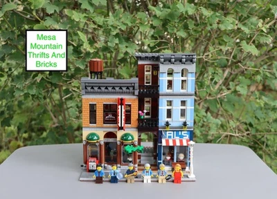 LEGO® Creator Expert 10246 Detective’s Office 100% Complete With Instructions - Image 1 of 4