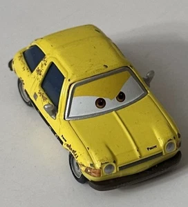 Disney Pixar Cars Fred Fisbowski Pacer Yellow Lemons 2011 Suelto Mattel 1:55 Raro - Imagen 1 de 5