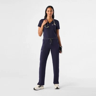 Conjunto Médico FIGS Catarina Kade Cargo Joggers Mediano Azul Marino Foto 1 de 4