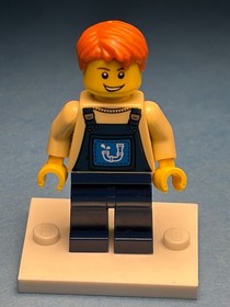 LEGO Movie Minifig tlm052 - Alfie the Apprentice - Light Scratches/No Cracks