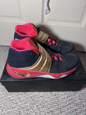 Zapatos de baloncesto Nike Kyrie 2 Nike ID personalizados para hombre talla 12 rojo negro dorado Foto 1 de 4