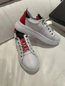 NIB Spring Step Stylish Sneakers.elastic toggle laces for easy on and off. s 38 - Picture 1 of 14