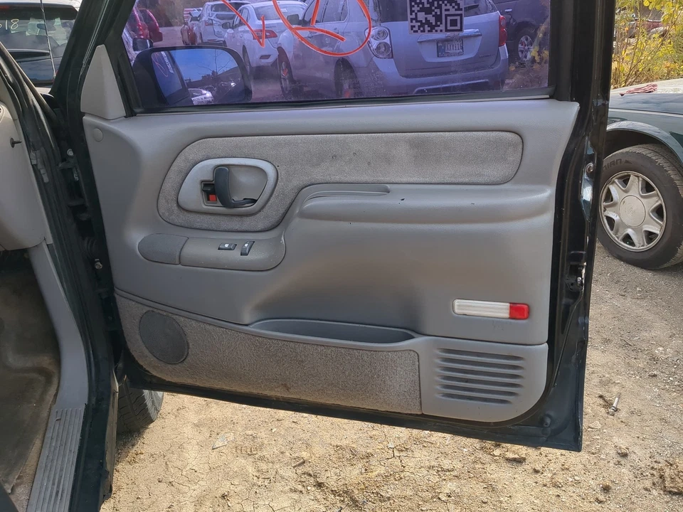 Chevrolet K1500 1998 pasajero delantero derecho interior panel puerta moldura J39V3 Foto 1 de 1