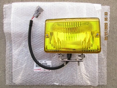 FITS: 91 - 97 TOYOTA LAND CRUISER BJ70 LX FRONT FOG LIGHT YELLOW OEM BRAND NEW - Image 1 of 4