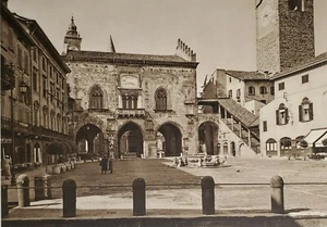Bergamo Piazza Garibaldi Palazzo Della Ragione Italy Photogravure 1930 Hielscher - Picture 1 of 2