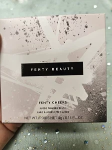 Rubor en polvo de gamuza FENTY BEAUTY Cheeks Out - 02 Petal Poppin 4 g / 0,14 oz encanto - Imagen 1 de 5