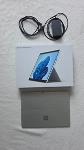Microsoft Surface Pro 8 - 256GB SSD - 8GB RAM - Intel Core i5 - Photo 1/9