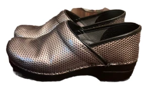 Dansko Metallic Sequin Print Closed Back Clogs Shoes Sz 40 Leather Nursing Work - Picture 1 of 4