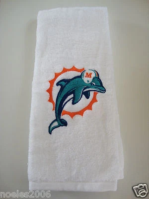 Toalla de entrenamiento de bolos de golf bordada personalizada con logotipo vintage de los Miami Dolphins Foto 1 de 4