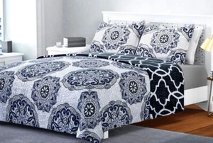 NWT HOMESMART BLACK & WHITE MICROFIBER QUILT KING SET W/ 2 SHAMS - Picture 1 of 5