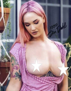 Siri Dahl signed model B 8x10 Photo -PROOF- -CERTIFICATE- (A0081) - Picture 1 of 2