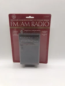GE General Electric AM/FM Portable Radio Model 7-2582S - Vintage Antenna Prop - Picture 1 of 7