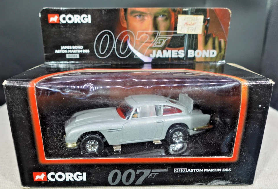 Corgi James Bond 007 Aston Martin DBS - Image 1 of 4