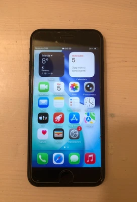 iPhone SE 2020 - 128gb - NERO - SBLOCCATO - Perfettamente funzionante - Immagine 1 di 4