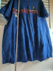 VINTAGE Disney Store POCAHONTAS Embroidered T-Shirt PERCY PUG Large Blue Rain - Picture 1 of 12