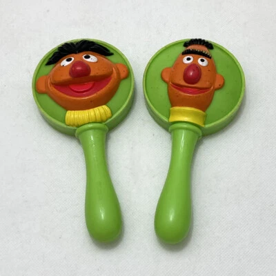 Maracas sonajero bebé Burt y Ernie vintage de Plaza Sésamo Foto 1 de 4