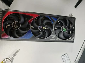 (PER RICAMBI) ASUS RTX 4090 ROG STRIX GPU senza core e VRAM *COSÌ COM'È* (Spedizione da HK) - Foto 1 di 6