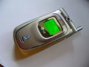SIMPLE EASY PENSIONER ELDERLY 3G LG U8120 LOCKED TO 3 MOBILE - Picture 1 of 6