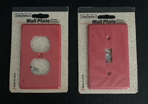 2 Vtg 1989 Red Wall Plates Switchplate Outlet Cover Plastic InterDesign USA New - Picture 1 of 9