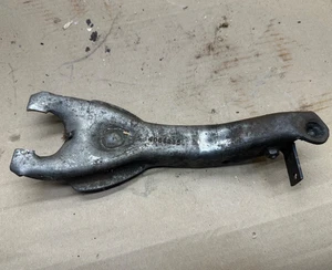 14066235 1973-80 Chevy Camaro Chevelle Nova Truck Muncie 4 Speed Clutch Fork OEM - Picture 1 of 4
