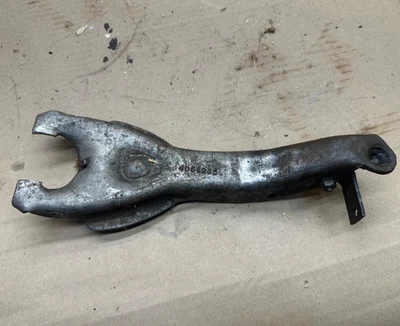 14066235 1973-80 Chevy Camaro Chevelle Nova Truck Muncie 4 Speed Clutch Fork OEM - Image 1 of 4