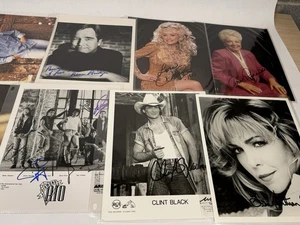 Lot of 35 signed Photos - Dolly Parton, George Foreman, Harlem Heat + More - Bild 1 von 11