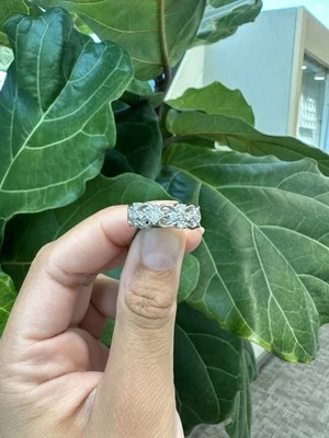 Banda de platino diamante diseño cruz eternidad 1,20 quilates F/VS 7,2 gramos Foto 1 de 2