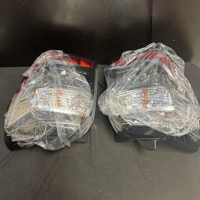 Par de luces traseras izquierda y derecha Toyota 4runner 2014-2024 Foto 1 de 4